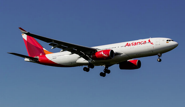 самолет Avianca Airlines